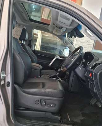 Toyota land cruiser Prado TX-L petrol 2019 image 5