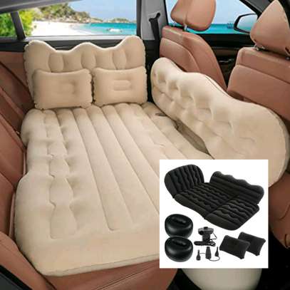 Inflatable car bed with pump image 1