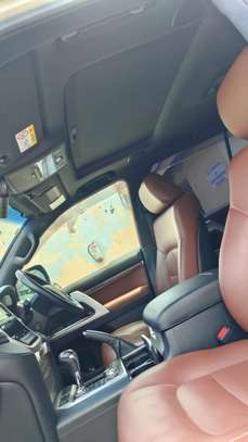 Toyota land Cruiser ZX V8 sunroof white 2018 image 5