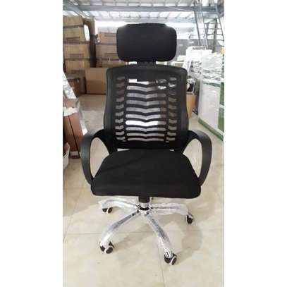 Office Seat: Black Swivel Adjustable Seat With 360° Rotation image 2