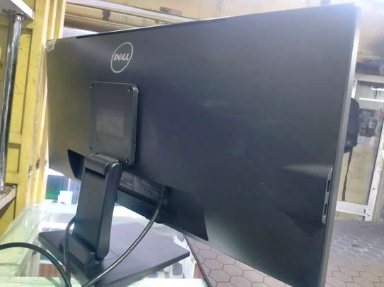 Dell 29 inches edge to edge monitor image 3