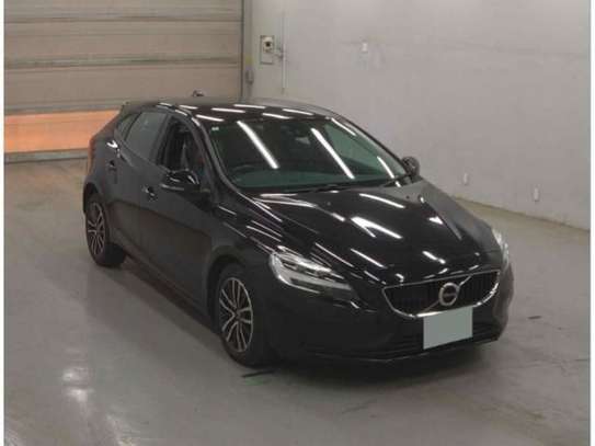2019 VOLVO V40 T3 TACK EDITION image 3
