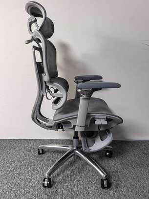 Office Chairs;Modern Black Office Boss Chair In Nyakoe image 2