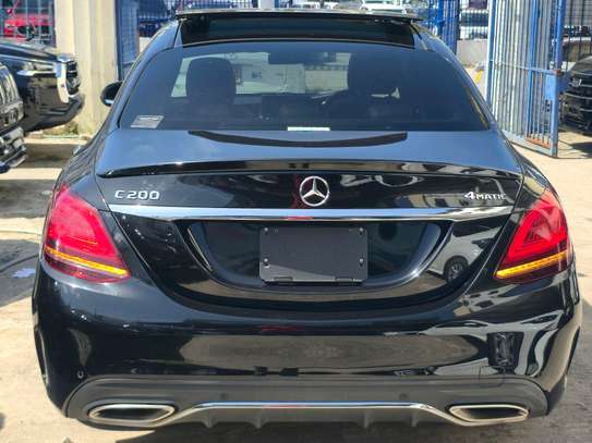MERCEDES BENZ C200 2019 image 9