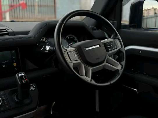 Land Rover Defender 110 Series 2020 image 6