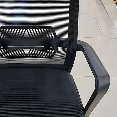 Office Seat: Modern Adjustable Seat With Fixed Arms & Back image 3