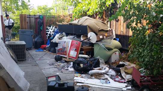 BEST JUNK, TRASH AND DEBRIS REMOVAL SERVICES | GET YOUR FREE MOVING QUOTE image 13