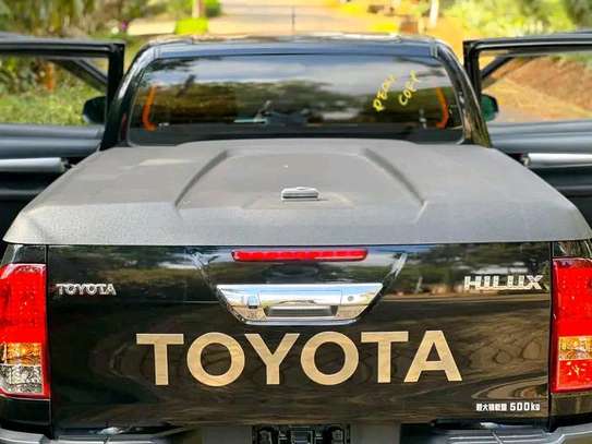 2018 Toyota Hilux double cab image 8