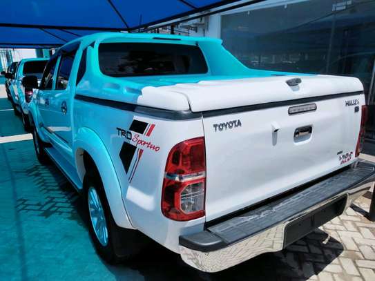 TOYOTA HILUX DOUBLE CABIN 2014MODEL. image 6