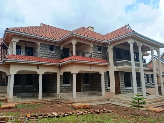 6 Bed House with En Suite at New Kitisuru image 17