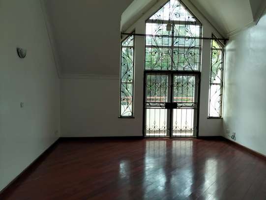 5 Bed House with En Suite in Lavington image 36