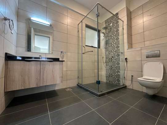 1 Bed Apartment with En Suite at Lavington image 3