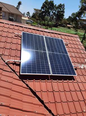 2,000 W Solar power  hybrid system image 2
