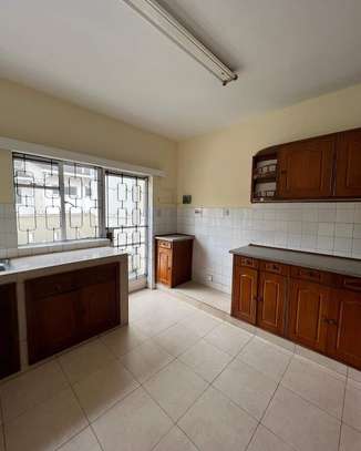 4 Bed House with En Suite in Kileleshwa image 10