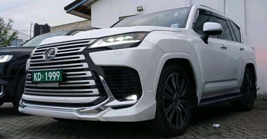 Lexus LX600 2023 image 15