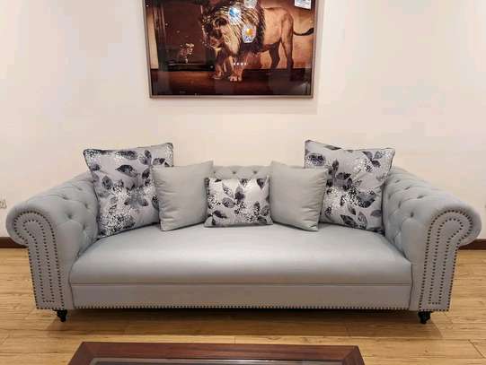 Classic 3 seater Chesterfield Sofas image 3