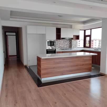 1 Bed Apartment with En Suite in Kilimani image 1