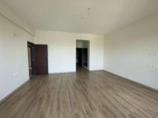 3 Bed Apartment with En Suite in Parklands image 15