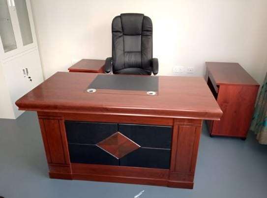 Executive mohogany office Desk image 3