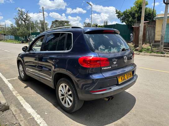 Asian Lady Owned Volkswagen Tiguan image 3