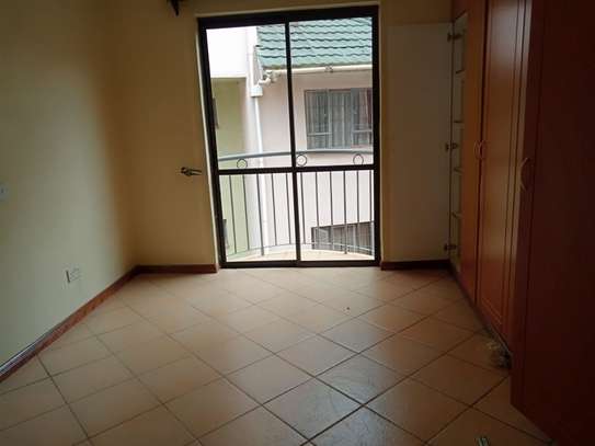 3 Bed Apartment with En Suite in Kileleshwa image 11