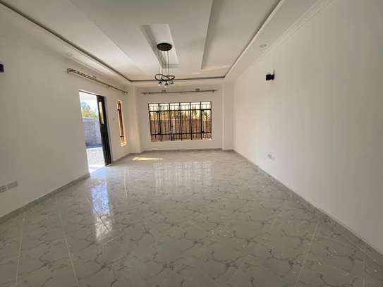 3 Bed House with En Suite in Kitengela image 6