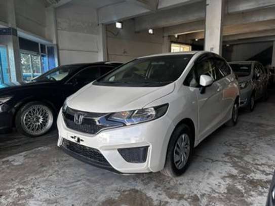 Honda Fit white 2017 image 1