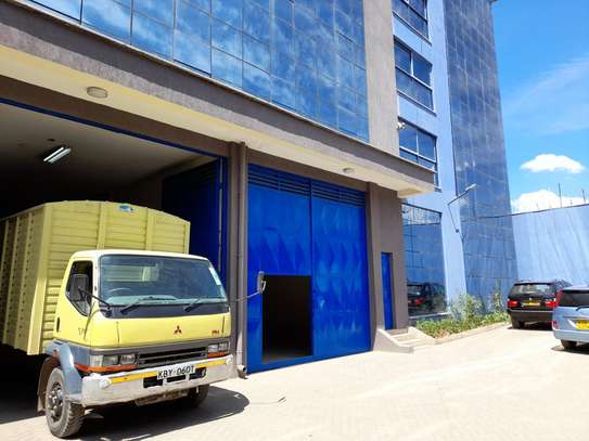 85,000 ft² Warehouse with Parking at Clesoi Road image 5