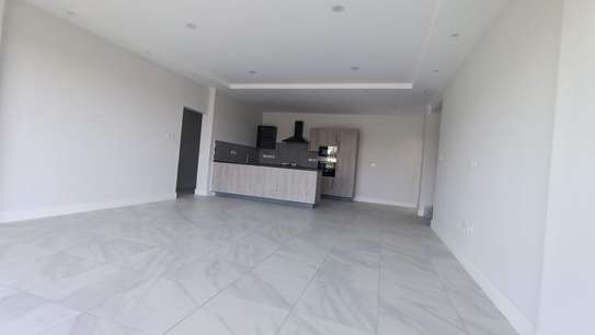 2 Bed Apartment with En Suite at Rhapta Rd image 2