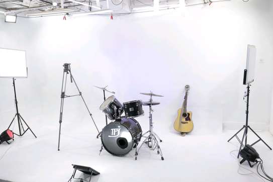 Studio video shooting space for hire image 1