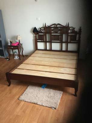 5*6 elegant hard wood bed on quick sale plus the shelve image 3