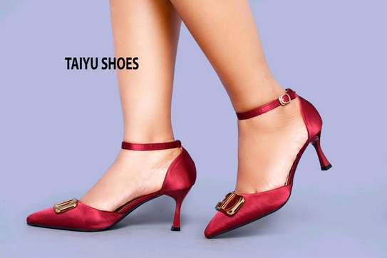 Low sharp heels image 4