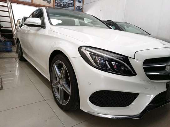 Mercedes Benz C200 image 1