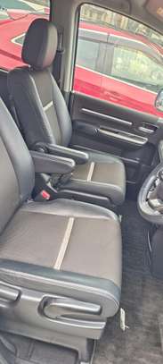 Honda Stepwagon Spada White 2018 2wd image 4