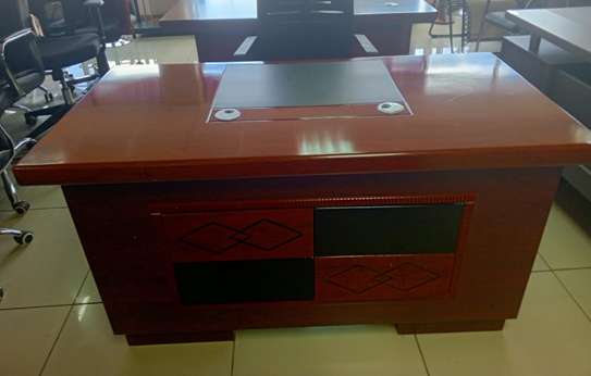 Executive Table: Compact 1.4m Desk For Stylish Offices image 4