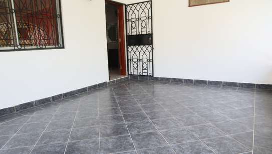 4 Bed House with Aircon in Nyali Area image 4