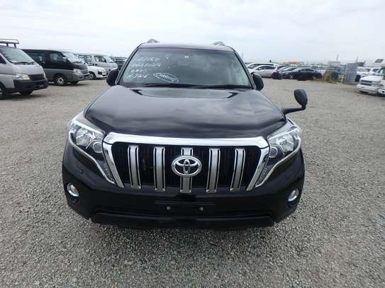 2017 PRADO 2.8L DIESEL WITH SUNROOF AND LEATHER image 1