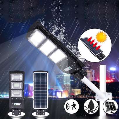 90 watts Solar LED Street Lights with motion and night sensor image 2