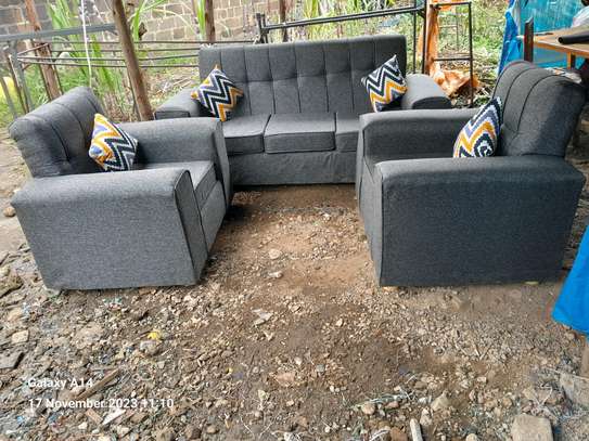 Affordable grey 5seater sofa set on sell image 3