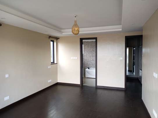 3 Bed Apartment with En Suite at Valley Arcade image 10