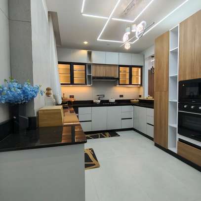 Serviced 2 Bed Apartment with En Suite at Tudor image 20