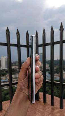 Sharp Aquos R6 image 5