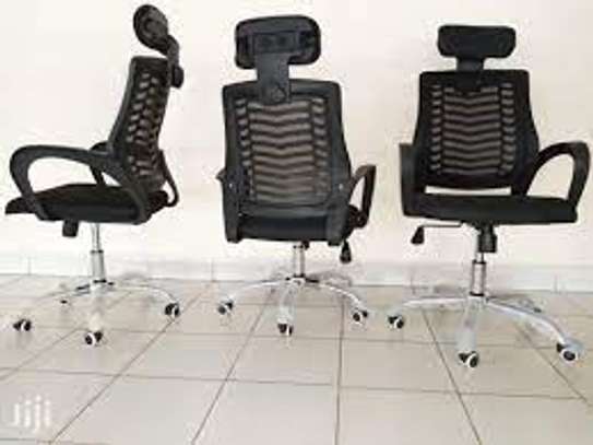 OFFICE CHAIRS WITH HEADREST image 3