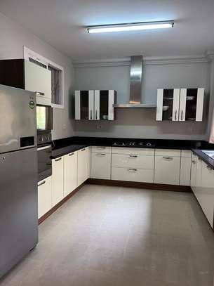 Furnished 3 Bed Apartment with Gym in Kileleshwa image 8