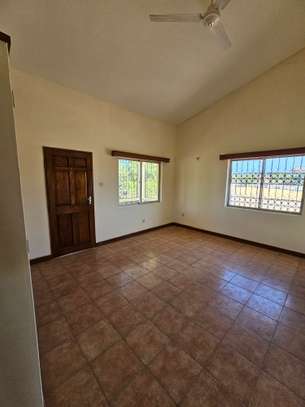 3 Bed Townhouse with En Suite at Nyali image 18