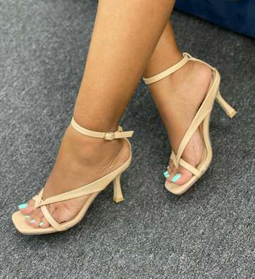 Trendy heels image 6