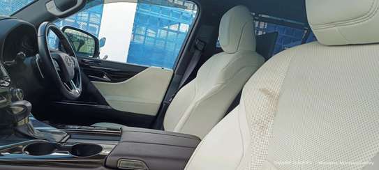 Lexus LX600 Petrol 2024 White image 5