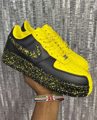 Black and yellow deals forces