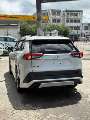 Toyota Rav4 white 2019 image 10