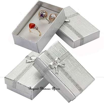 Grey cardboard jewelry gift box image 2